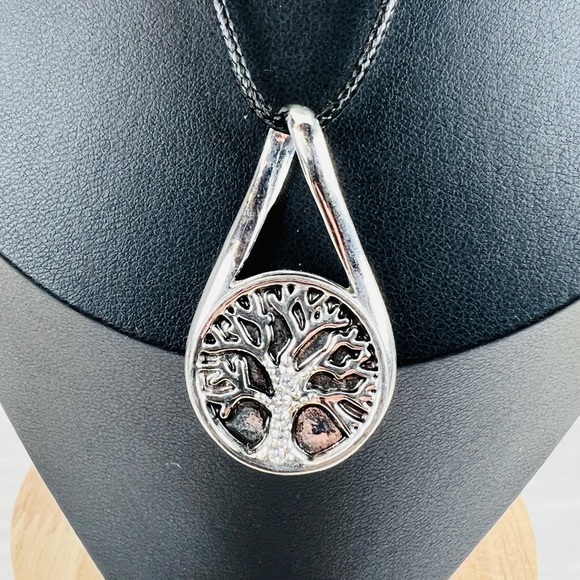 Silvertone Ginger Snap button pendant + Free 16” cord necklace - Picture 9 of 9